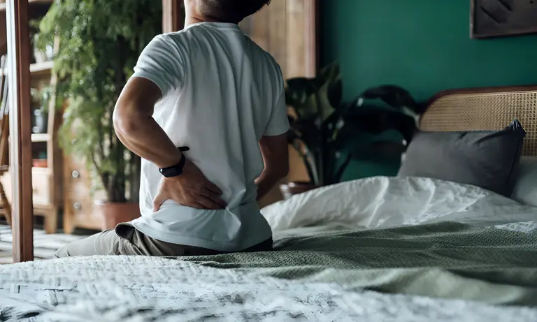 Helpt een topper tegen een kuil in uw matras of verergert dit de rugpijn?